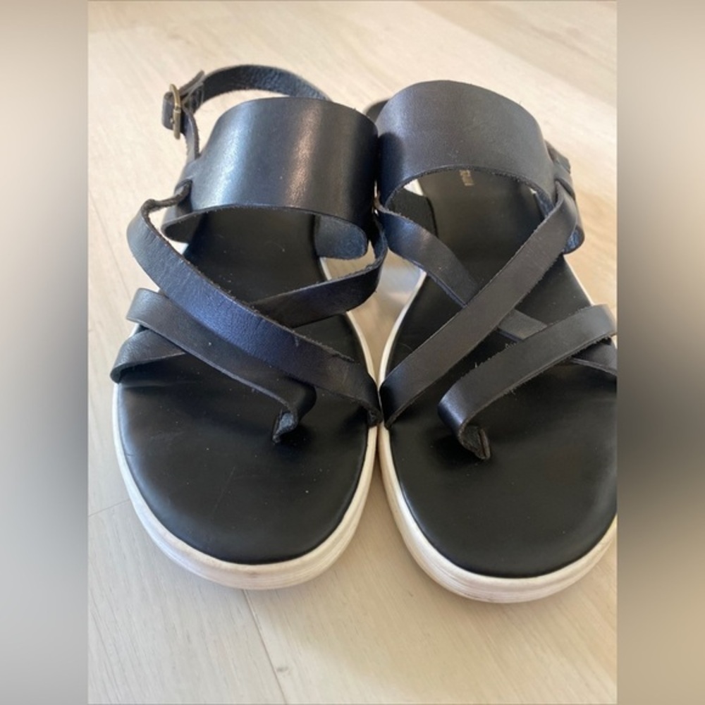 White Mountain Canal BLACK Leather Sandals size 10